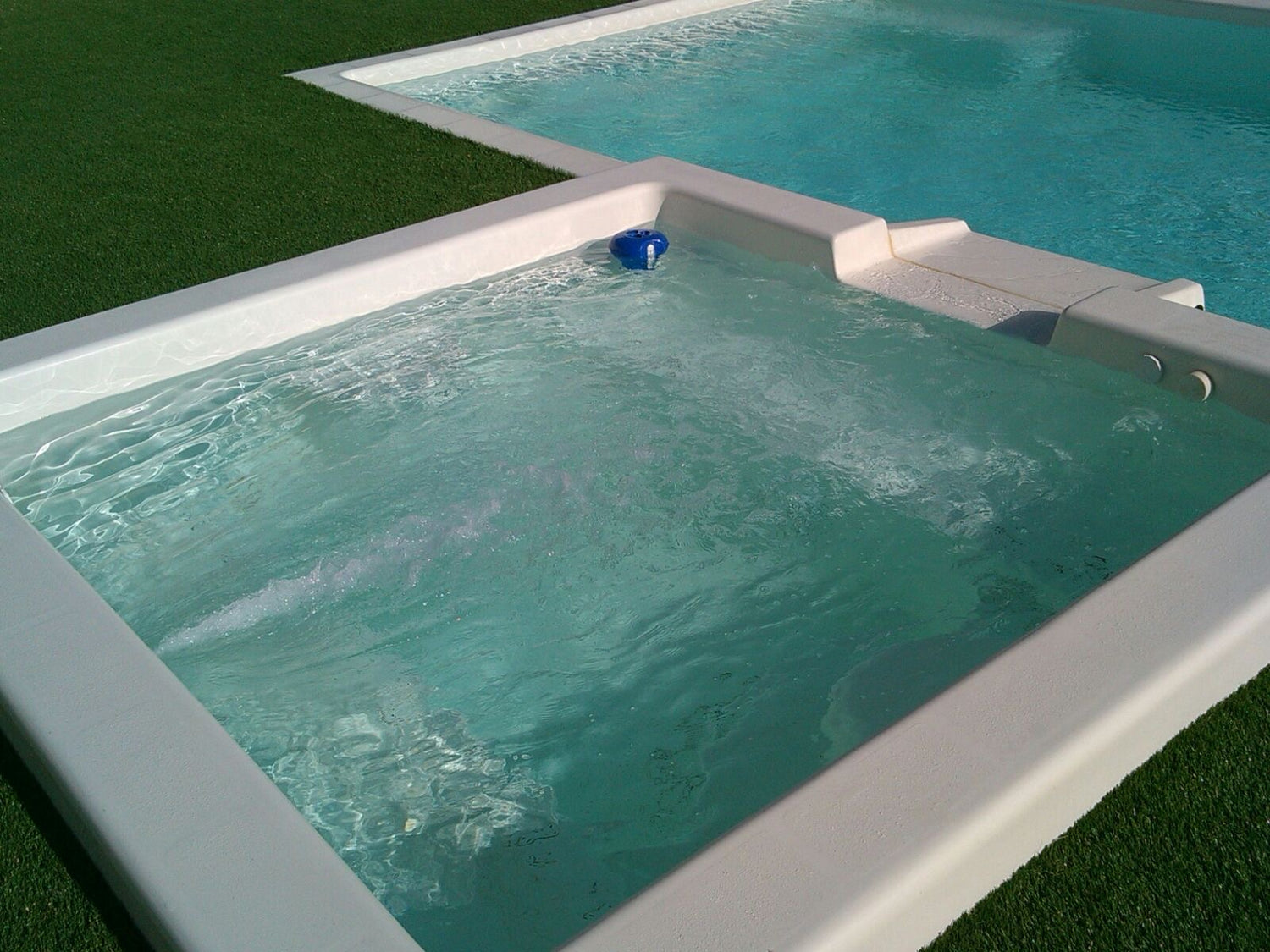 Piscina prefabricada modelo cristal spa 